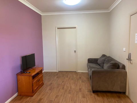 Airfield Tourist Park Temora - Palm Beach Accommodation 2