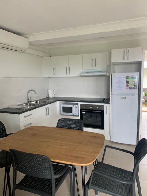 Airlie Beach Apartments - Palm Beach Accommodation 2