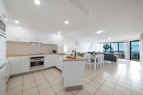 Airlie Horizon - Palm Beach Accommodation 0
