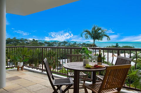 Airlie Horizon - Palm Beach Accommodation 3