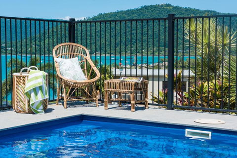 Airlie Oasis - Palm Beach Accommodation 1