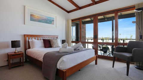 Aisling Saifir - Palm Beach Accommodation 4