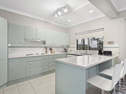 Ajax Avenue 6 - Palm Beach Accommodation 3