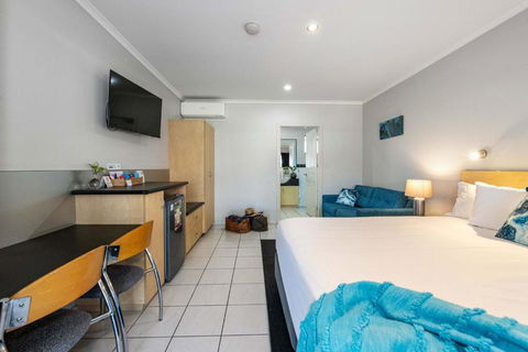 Alara Motor Inn - Palm Beach Accommodation 1