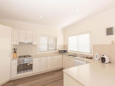 Alaska 8 Poley Cow Lane - Palm Beach Accommodation 3
