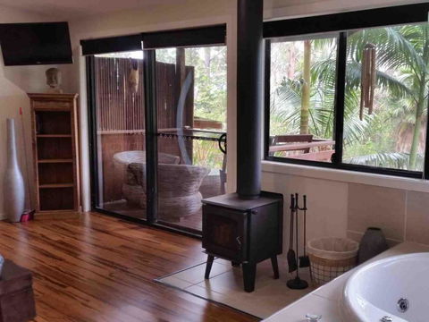 Alaya Escape - Palm Beach Accommodation 3