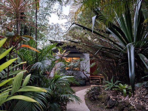 Alaya Escape - Palm Beach Accommodation 2