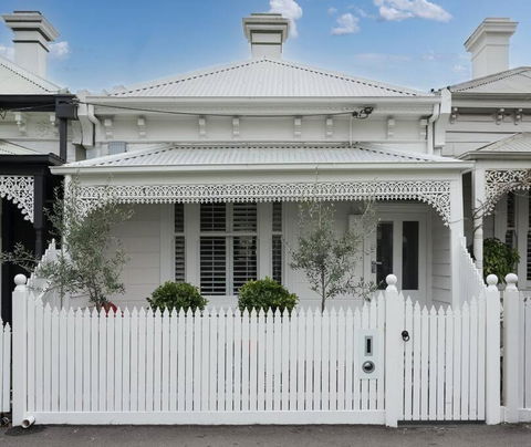Albert Park Bayside Brilliance GRHM - Palm Beach Accommodation 0