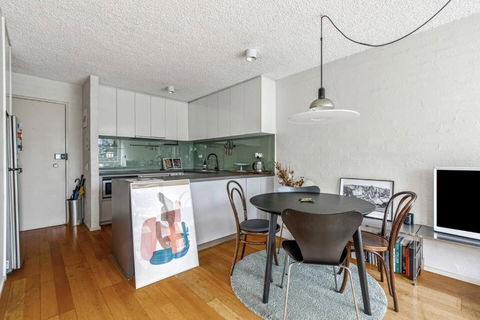 Albert Park Hideaway - A Peaceful Leafy Locale - Palm Beach Accommodation 1