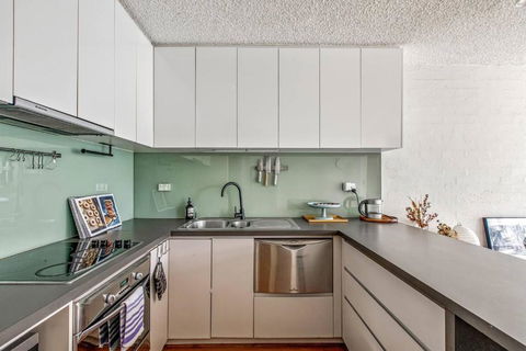 Albert Park Hideaway - A Peaceful Leafy Locale - Palm Beach Accommodation 2
