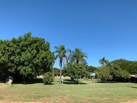 Albert Park Motor Inn-KING BEDS-POOL-SHADED PARKING - Palm Beach Accommodation 3