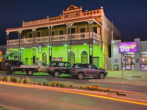 Albion Hotel - Palm Beach Accommodation 0