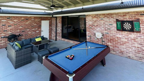 Albury Oasis - Palm Beach Accommodation 4
