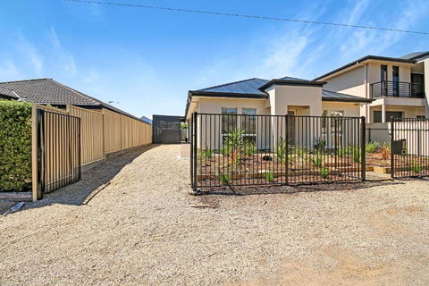 Aldinga Beach Experience - C21 SouthCoast Holidays - Palm Beach Accommodation 3