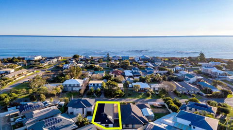 Aldinga Beach Experience - C21 SouthCoast Holidays - Palm Beach Accommodation 1