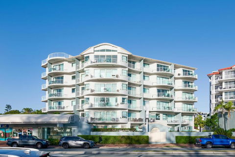Alex Seaside Resort - Palm Beach Accommodation 3