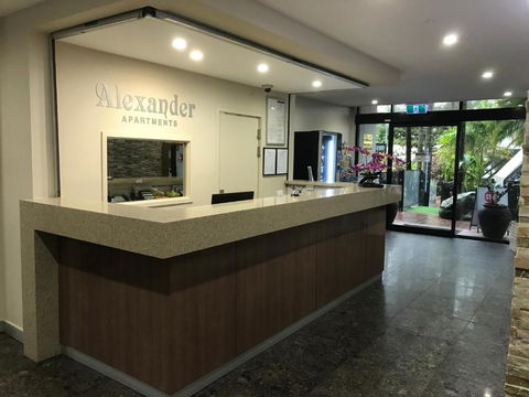 Alexander Holiday Apartments - Palm Beach Accommodation 2
