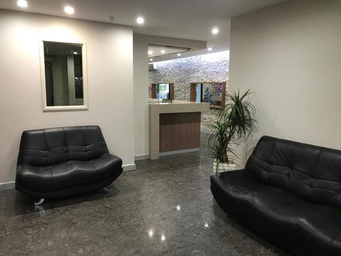 Alexander Holiday Apartments - Palm Beach Accommodation 1