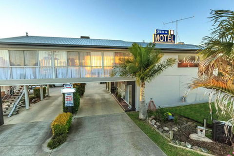 Alexander Motel - Palm Beach Accommodation 2