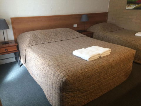 Alexander Motor Inn - Palm Beach Accommodation 0
