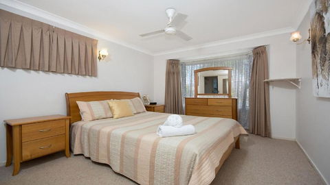 Alexander Palms - Palm Beach Accommodation 1