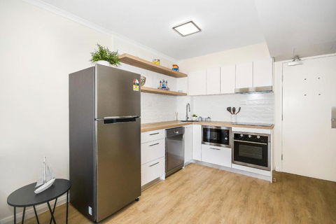 ALEXANDRA BEACH RESORT-ALEX412 - Palm Beach Accommodation 2