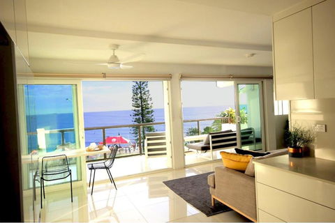 Alexandra Headland Ocean Dream - Stunning View ZA6 - Palm Beach Accommodation 0
