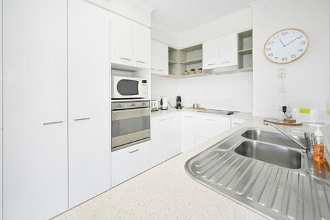 Alexandra Headland Resort Heaven, Pool / Beach ZD8 - Palm Beach Accommodation 4