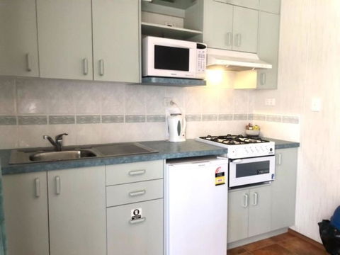 Alexandra Parklife Studio 3 - Palm Beach Accommodation 4