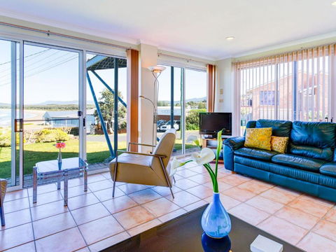 Alexandra Suite Gerroa - Palm Beach Accommodation 0