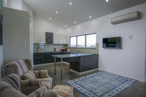 Alfra 23 - Palm Beach Accommodation 3