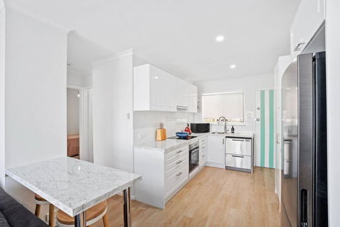 Alfred Street - Hosted By Burleigh Letting - Palm Beach Accommodation 3
