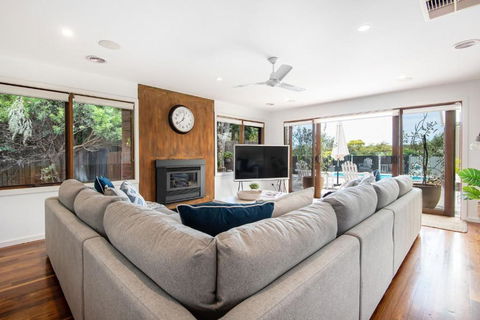 Alfresco Poolside Retreat Rye - Palm Beach Accommodation 1