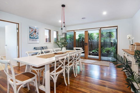 Alfresco Poolside Retreat Rye - Palm Beach Accommodation 2