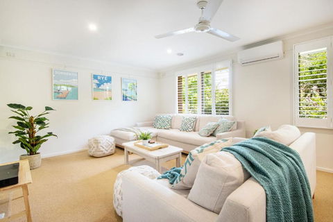 Alfresco Poolside Retreat Rye - Palm Beach Accommodation 4