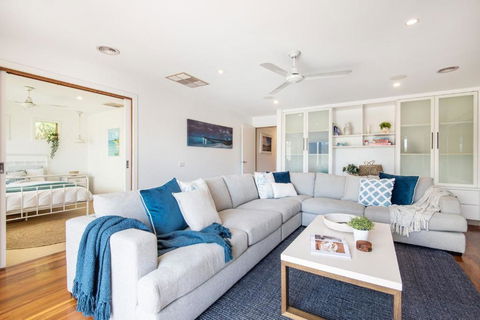 Alfresco Poolside Retreat Rye - Palm Beach Accommodation 3