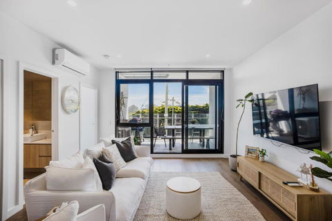 Alkira Luxe - 100m To Shops - Sleeps 4 - Palm Beach Accommodation 2