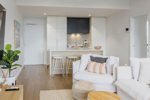 Alkira Luxe - 100m To Shops - Sleeps 4 - Palm Beach Accommodation 4