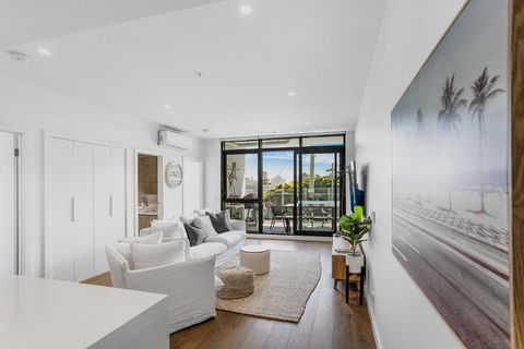 Alkira Luxe - 100m To Shops - Sleeps 4 - Palm Beach Accommodation 1