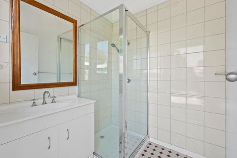 All Beached Out - 8 Guests, Cental, 450m To Beach! - Palm Beach Accommodation 3