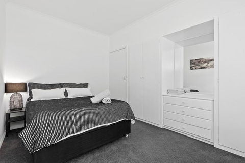 All Beached Out - 8 Guests, Cental, 450m To Beach! - Palm Beach Accommodation 4