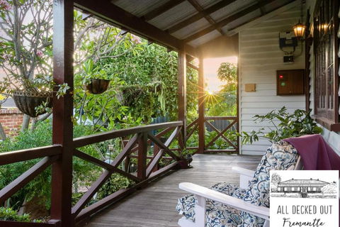 All Decked Out, Fremantle - Palm Beach Accommodation 1