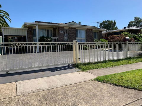 All In 3 Bedrooms,Fairfield West - Palm Beach Accommodation 3