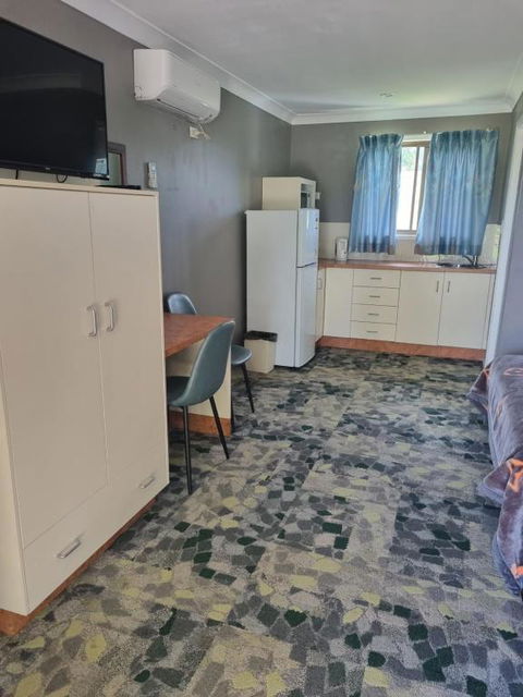 All Seasons Country Lodge - Palm Beach Accommodation 1