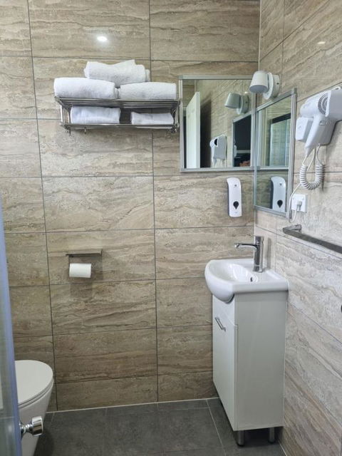 All Seasons Country Lodge - Palm Beach Accommodation 4