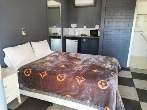 All Seasons Country Lodge - Palm Beach Accommodation 0