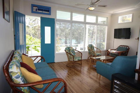 All Serene - Palm Beach Accommodation 1