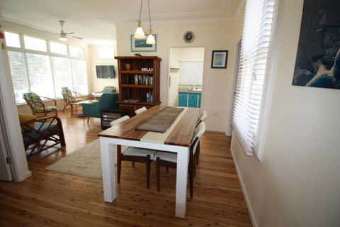 All Serene - Palm Beach Accommodation 4
