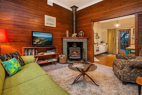Allambee Cottage - A Place Of Rest - Palm Beach Accommodation 0