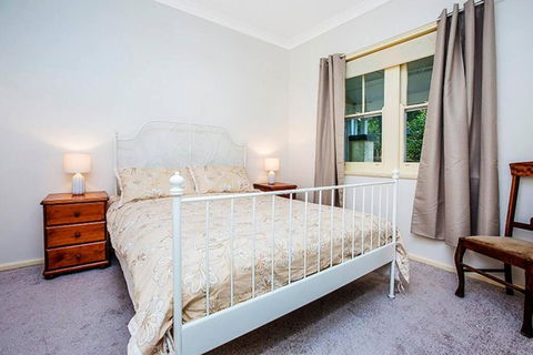 Allambee Cottage - A Place Of Rest - Palm Beach Accommodation 4